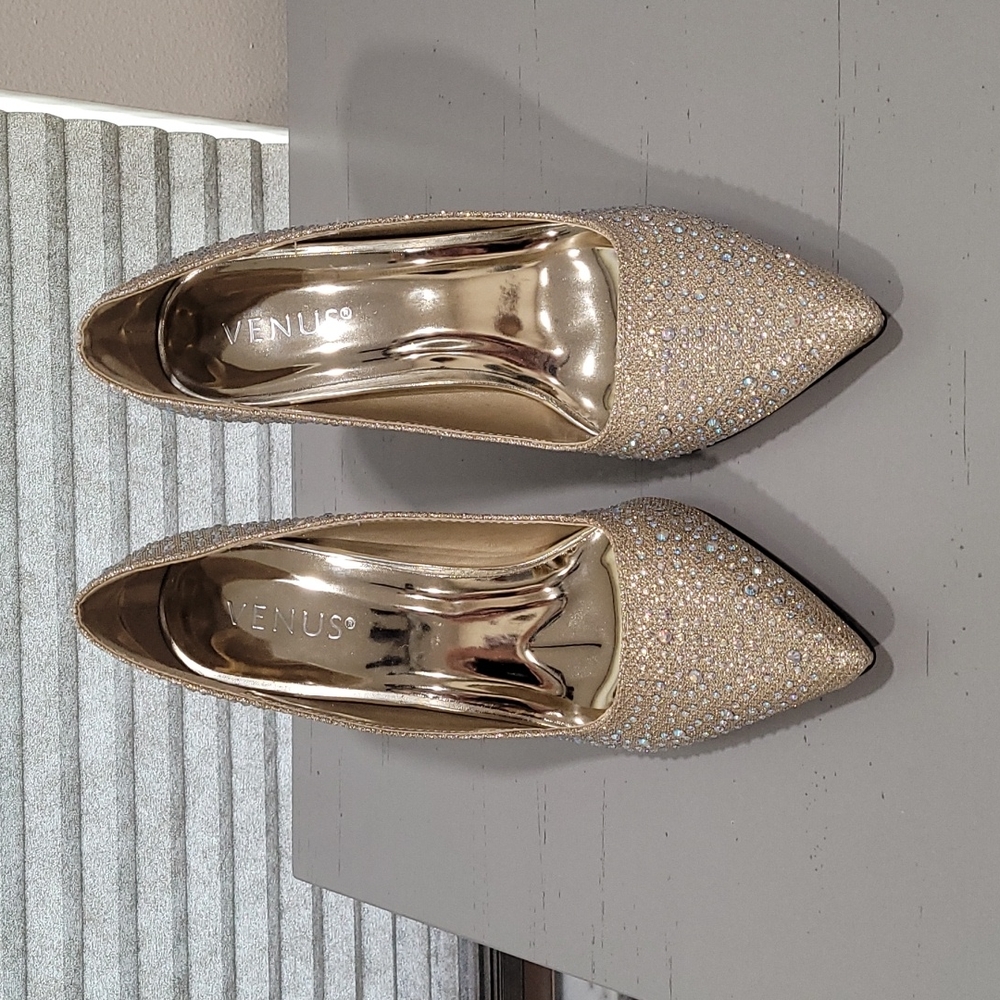 NWOT Venus Gold Rhinestone Heels, size 7.5